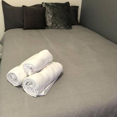 Simple And Sweet, Flat On Lewis Street - 1 Br Daire Stoke-on-Trent Dış mekan fotoğraf